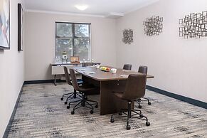 Four Points by Sheraton Victoria Gateway