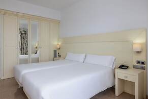 Senator Águilas Hotel