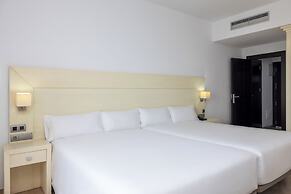 Senator Águilas Hotel