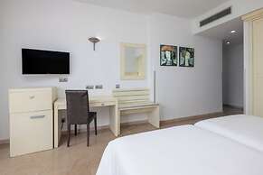 Senator Águilas Hotel