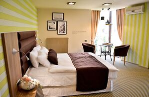 Capitolina City Chic Hotel