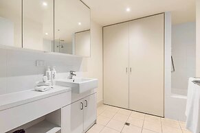 Urban Rest Melbourne (formerly Nolo Apts. Lonsdale St)
