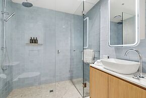 Urban Rest Melbourne (formerly Nolo Apts. Lonsdale St)