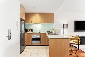 Urban Rest Melbourne (formerly Nolo Apts. Lonsdale St)