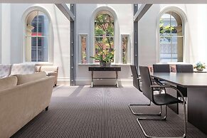 Oaks Brisbane on Charlotte Suites