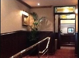 The Lauriston Hotel