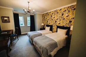 Brook Hall Hotel