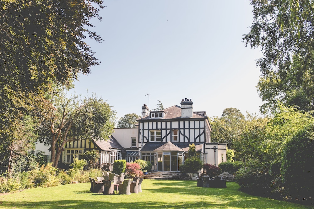 Brook Hall Hotel