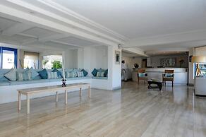 MR Mar Suites