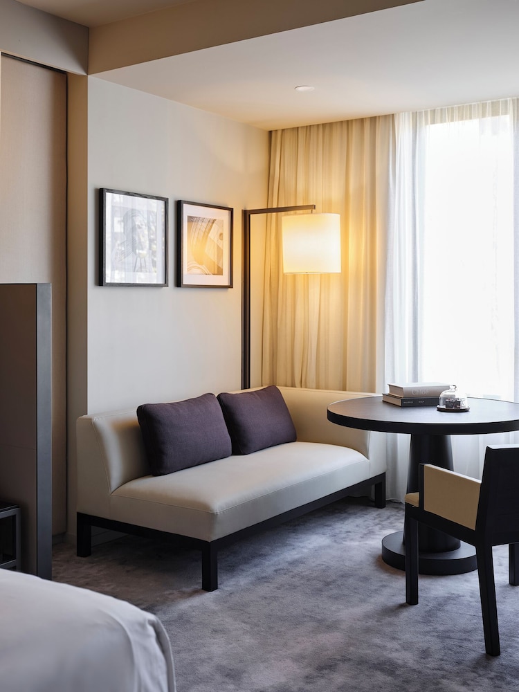 Hotel Realm