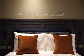 Coachman Hotel