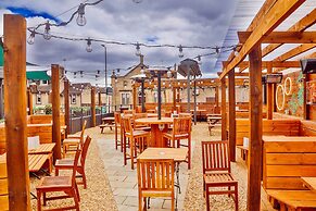 Coachman Hotel