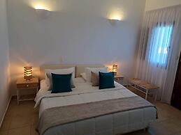 Amerisa Suites & Villa