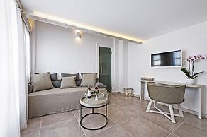Athina Luxury Suites