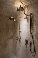 Athina Luxury Suites
