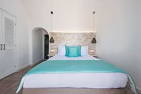 Athina Luxury Suites