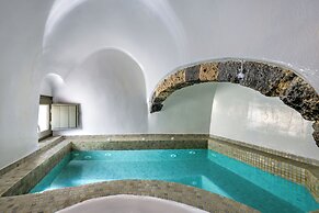 Athina Luxury Suites