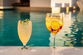 Athina Luxury Suites