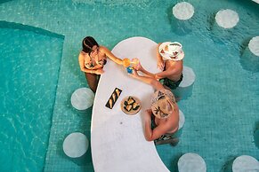 Athina Luxury Suites
