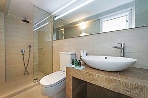 Athina Luxury Suites