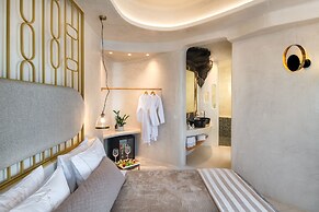 Athina Luxury Suites