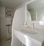 Nefeles Luxury Suites
