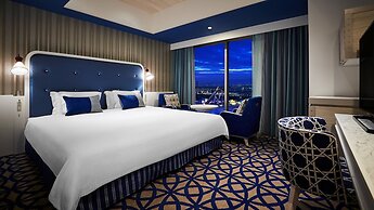 HOTEL UNIVERSAL PORT