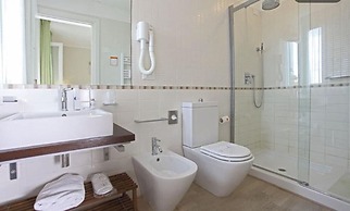 Arianna Hotel