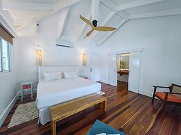 Tortuga Lodge