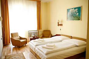 Hotel Bara Junior