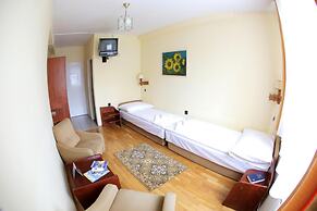 Hotel Bara Junior
