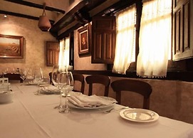 El Aguila Hotel