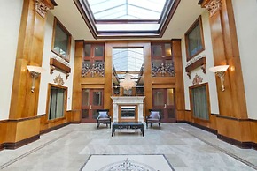 Woodbine Hotel and Suites