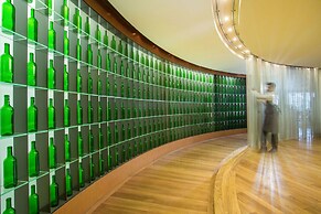 Eden Roc Resort Hotel