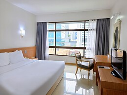 Pinnacle Lumpini Park Hotel