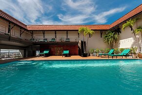 Pinnacle Lumpini Park Hotel