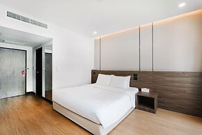 Pinnacle Lumpini Park Hotel