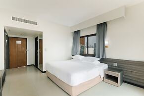 Pinnacle Lumpini Park Hotel