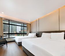 Pinnacle Lumpini Park Hotel