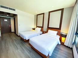 Pinnacle Lumpini Park Hotel