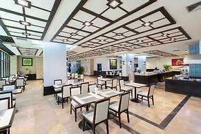Pinnacle Lumpini Park Hotel