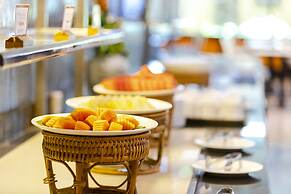 Pinnacle Lumpini Park Hotel