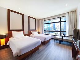 Pinnacle Lumpini Park Hotel