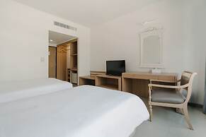 Pinnacle Lumpini Park Hotel
