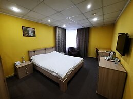 City Hotel