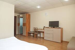 City Hotel