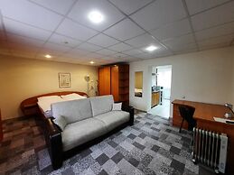 City Hotel