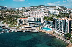 Charisma De Luxe Hotel