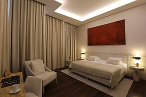 Charisma De Luxe Hotel