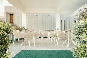 Anemi Hotel & Suites